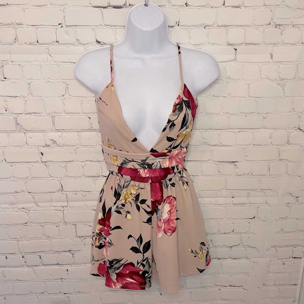 Adorable Floral Romper Size XS